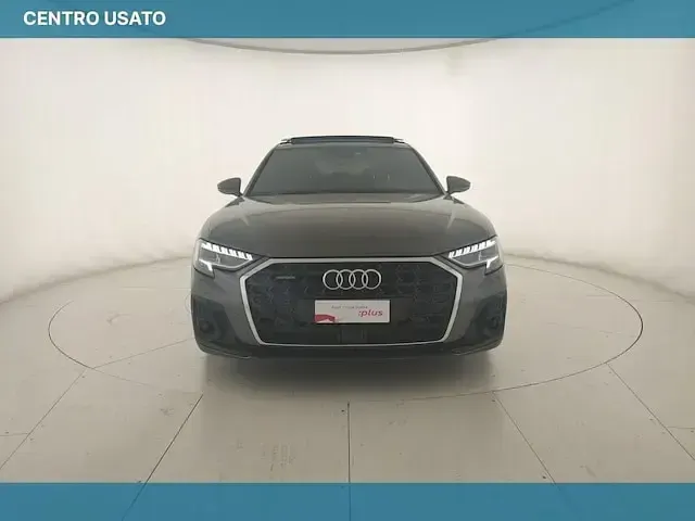 Usata Audi A8 Ambiente 286 CV (210 kW) 2024 Grigio daytona perlato Berlina