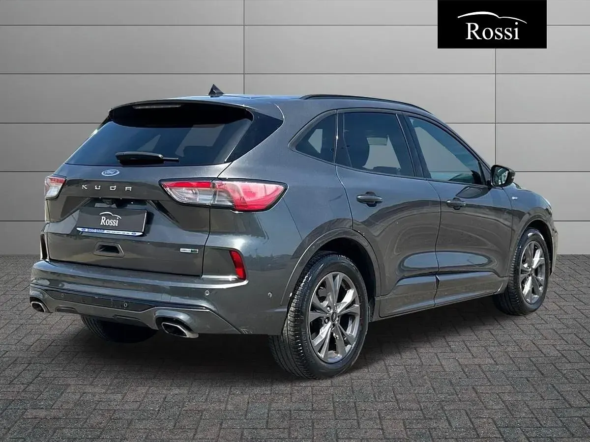 Usata Ford Kuga ST-Line 150 CV (110 kW) 2021 Grigio scuro metallizzato SUV