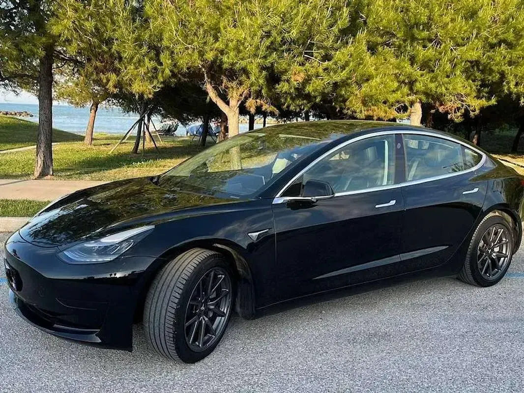 Usata Tesla Model 3 Standard Range 88 kW (120 CV) 2019 Nero Berlina