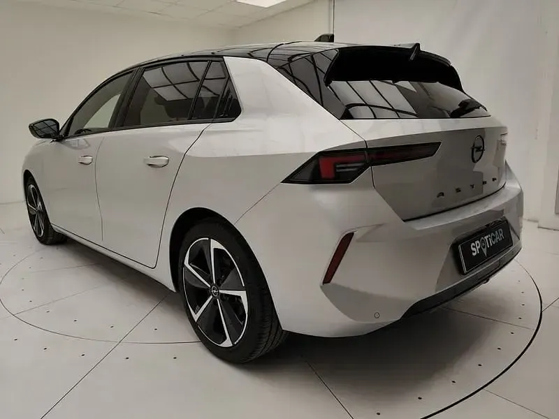 Usata Opel Astra S 131 CV (96 kW) 2025 Bianco Utilitaria