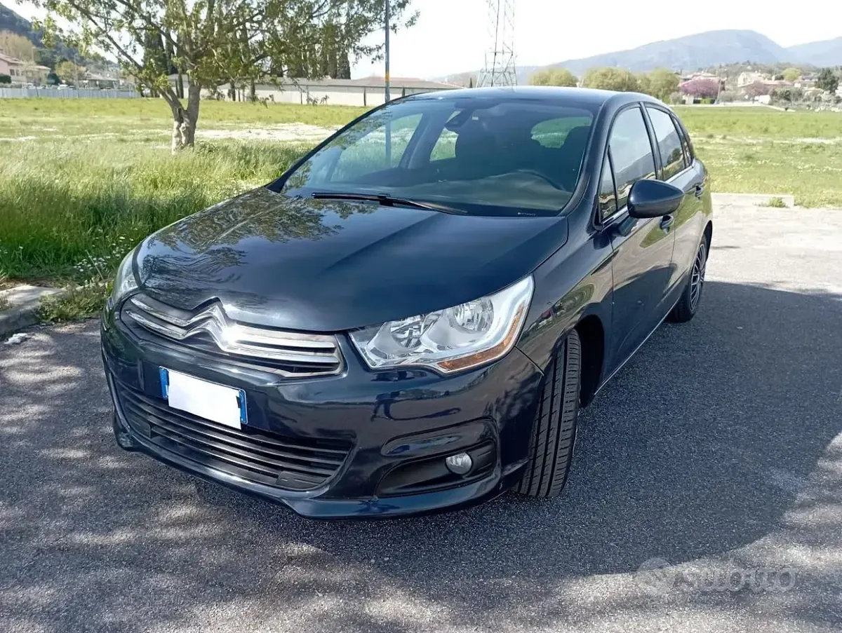 Usata Citroën C4 109 CV (80 kW) 2013 Blu Berlina