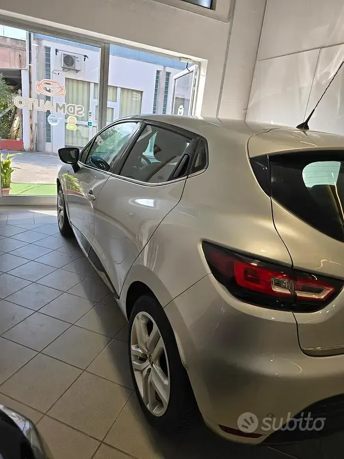 Usata Renault Clio IV Life 75 CV (55 kW) 2019 Grigio Berlina
