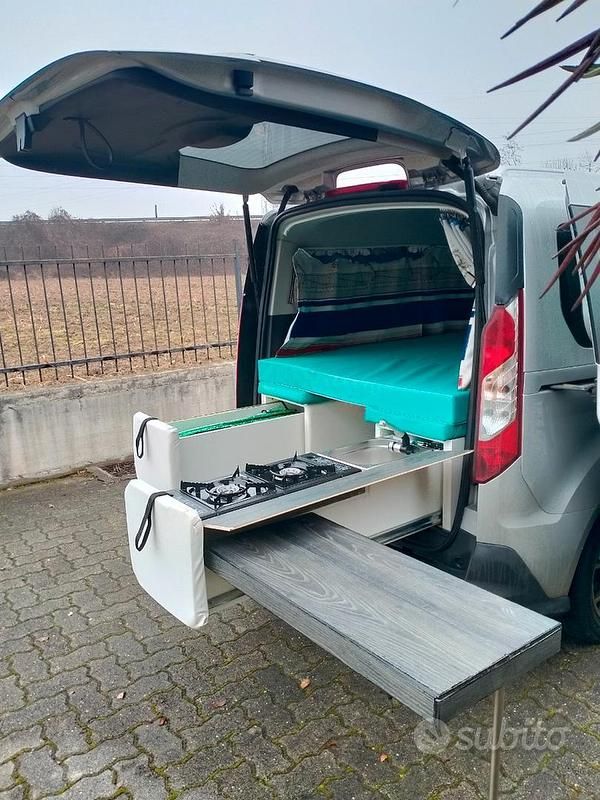 Usata Ford Tourneo Connect 150 CV (110 kW) 2015 Grigio Monovolume