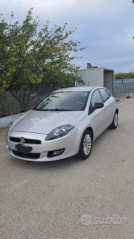 Usata Fiat Bravo 120 CV (88 kW) 2012 Grigio Utilitaria