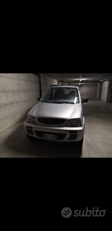 Usata Daihatsu Terios 86 CV (63 kW) 2000 Grigio SUV