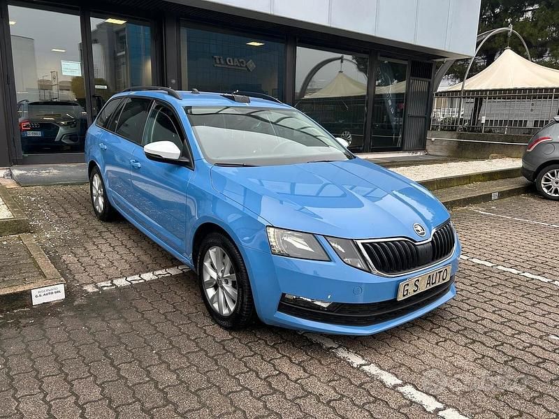 Usata Skoda Octavia Executive 150 CV (110 kW) 2019 Blu Station wagon