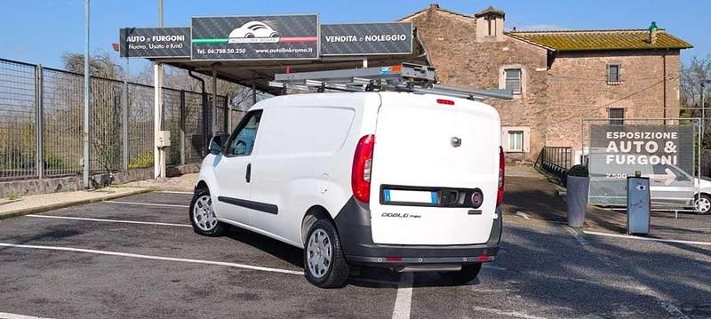 Usata Fiat Doblò 120 CV (88 kW) 2018 Bianco / pastello Monovolume