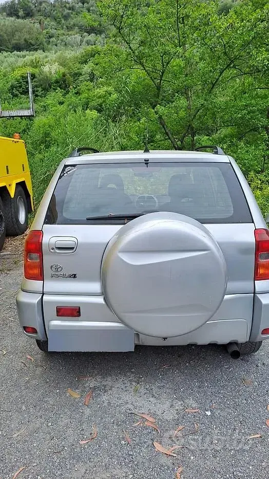 Second-hand Toyota RAV4 116 CP (85 kW) 2003 Gri SUV