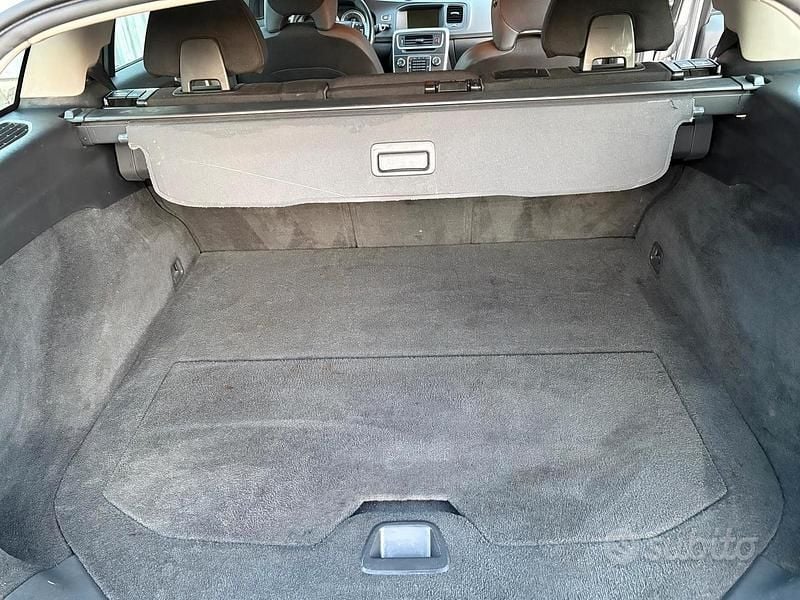 Usata Volvo V60 203 CV (149 kW) 2011 Grigio Station wagon