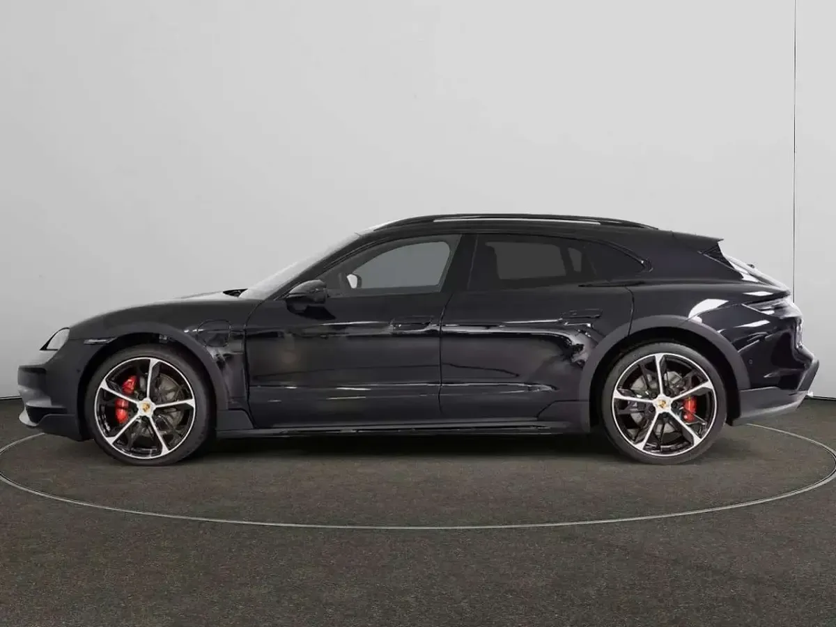 Usata Porsche Taycan 4S Sport Turismo Cross Turismo 439 kW (598 CV) 2024 Nero Station wagon