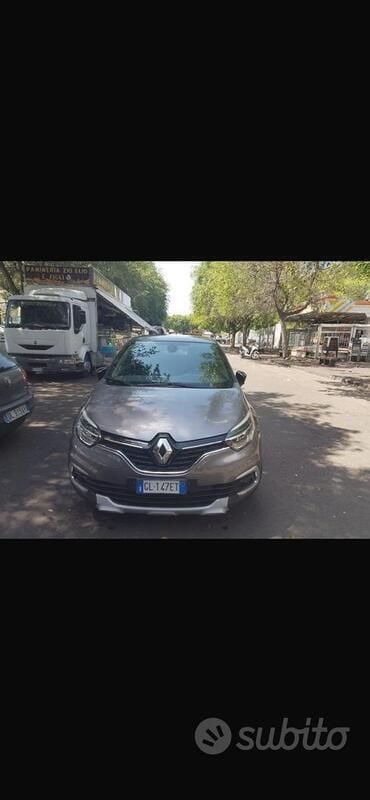 Usata Renault Captur 95 CV (69 kW) 2019 Grigio SUV