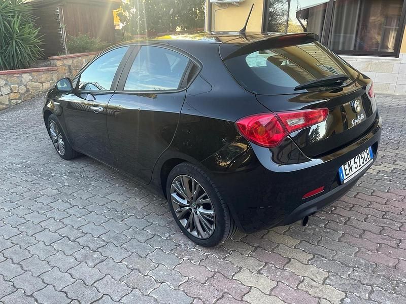 Usata Alfa Romeo Giulietta 120 CV (88 kW) 2012 Nero Utilitaria