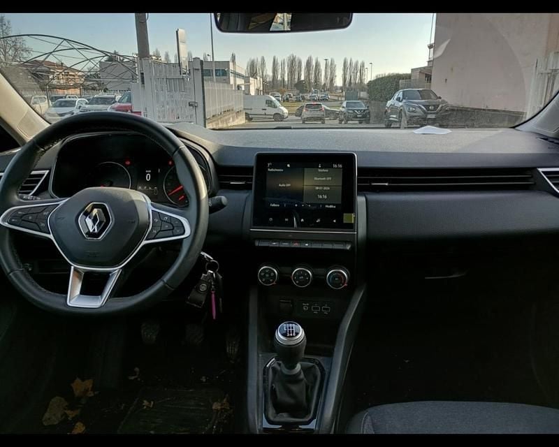 Usata Renault Clio V Equilibre 101 CV (74 kW) 2023 Grigio chiaro Utilitaria