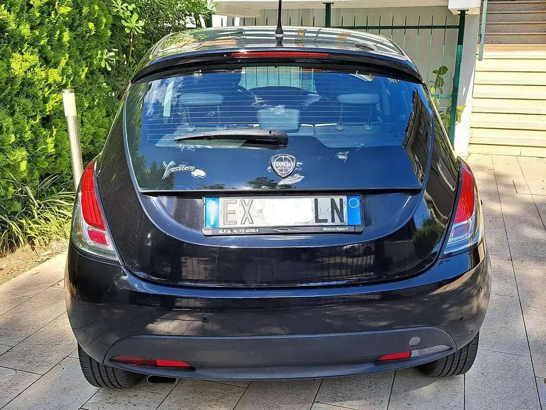 Usata Lancia Ypsilon S 69 CV (50 kW) 2014 Nero Utilitaria