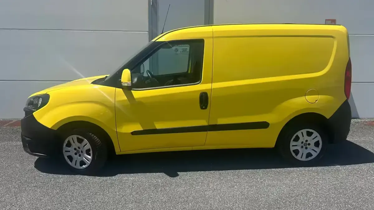 Usata Fiat Doblò Easy 95 CV (69 kW) 2019 Giallo Monovolume