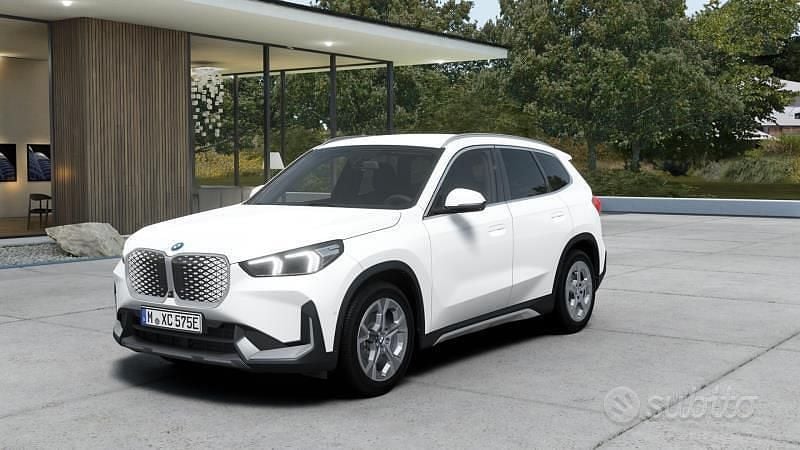 Nuova BMW iX1 Comfort Edition 150 kW (204 CV) 2025 Alpin white pastello SUV