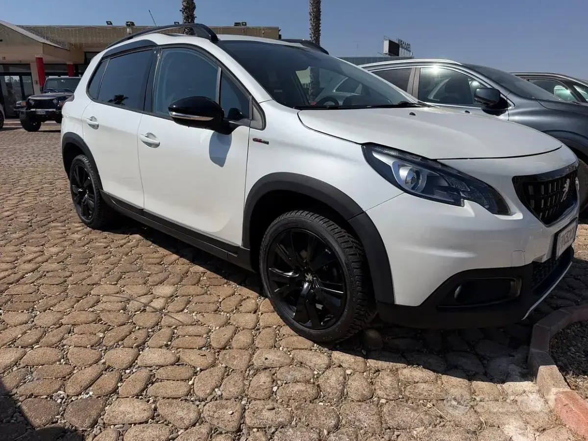 Usata Peugeot 2008 GT-line 99 CV (72 kW) 2017 Bianco SUV