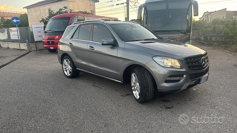 Usata Mercedes ML250 204 CV (150 kW) 2012 Grigio SUV