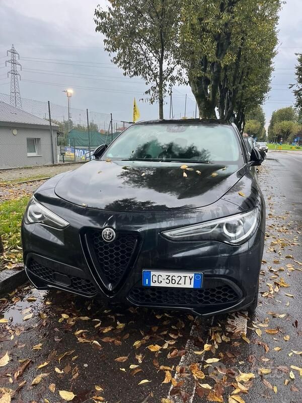 Usata Alfa Romeo Stelvio 201 CV (147 kW) 2021 Nero SUV