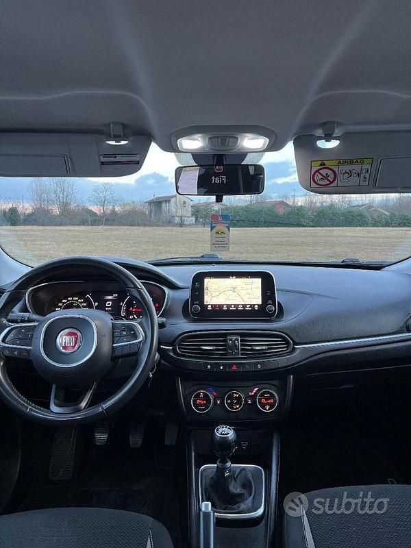 Usata Fiat Tipo 120 CV (88 kW) 2017 Rosso Station wagon