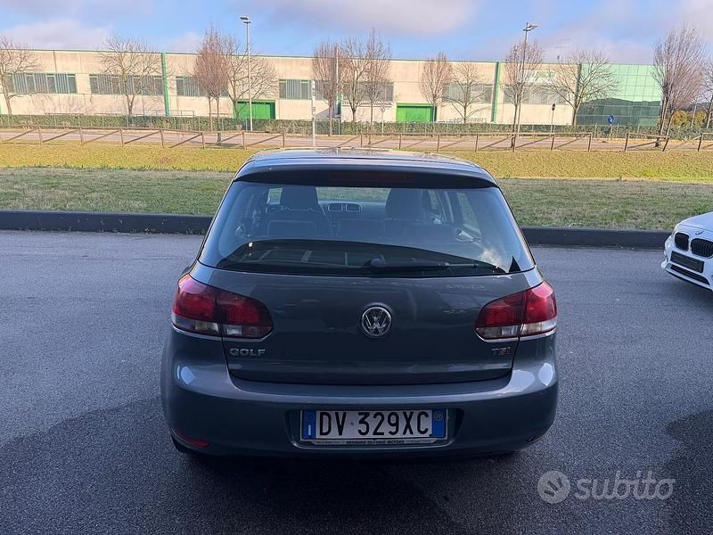 Usata VW Golf VI Highline 122 CV (89 kW) 2009 Grigio Utilitaria