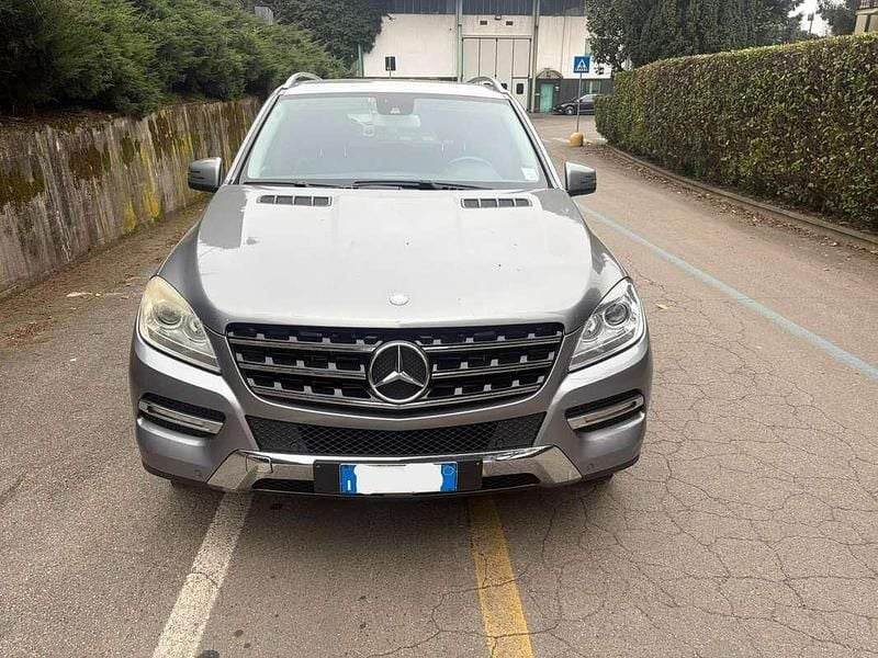 Usata Mercedes ML250 204 CV (150 kW) 2011 Grigio SUV