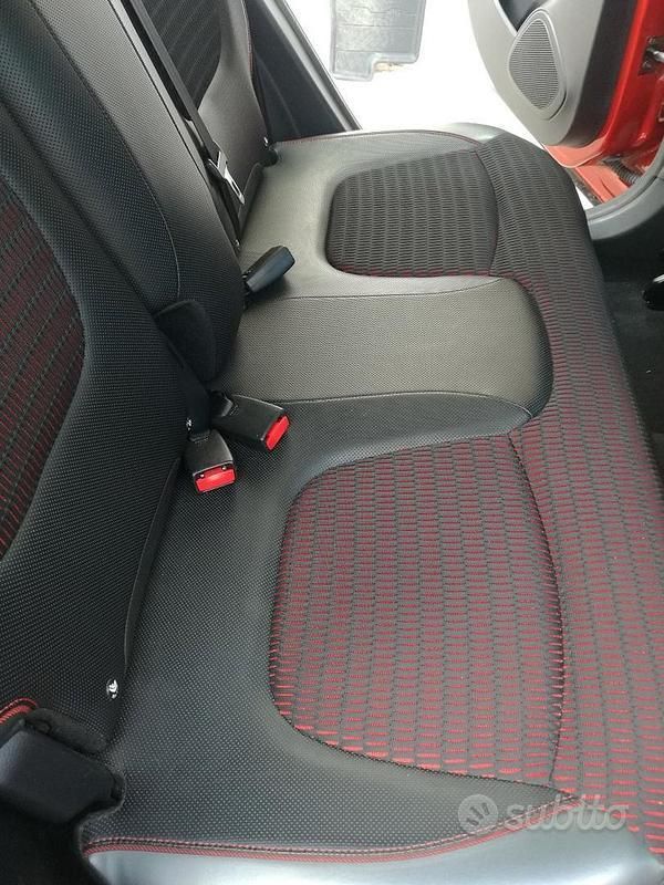 Usata Renault Captur 90 CV (66 kW) 2014 Rosso SUV