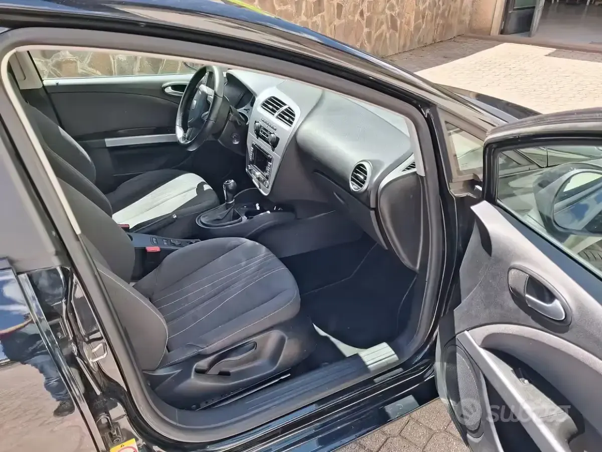 Usata Seat Leon Copa 105 CV (77 kW) 2011 Nero Utilitaria