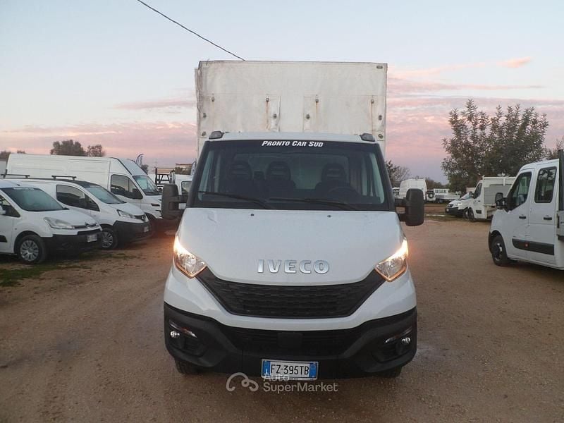 Usata Iveco Daily 179 CV (131 kW) 2021 Bianco Furgone