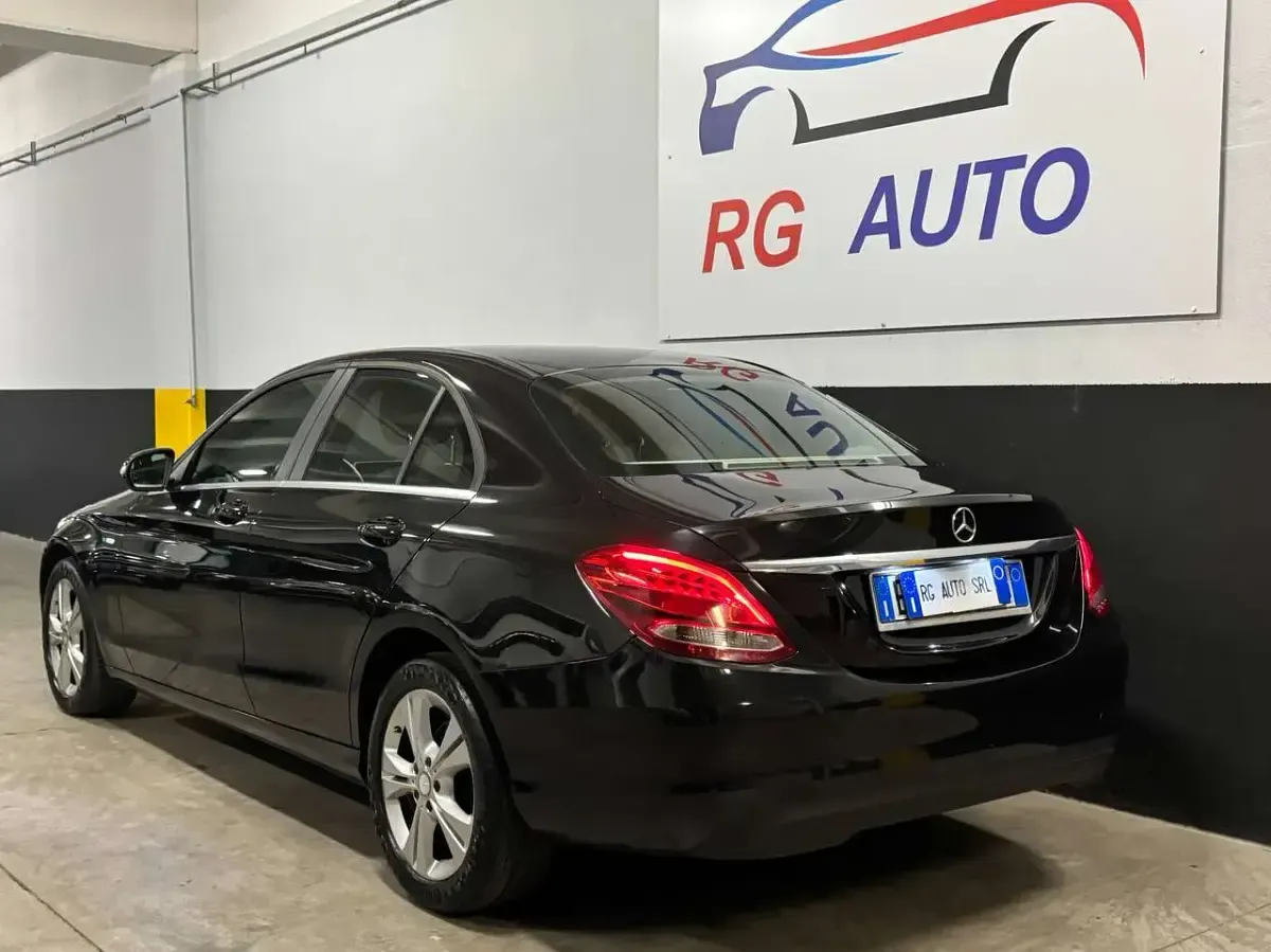 Usata Mercedes C180 Business 116 CV (85 kW) 2015 Nero Berlina