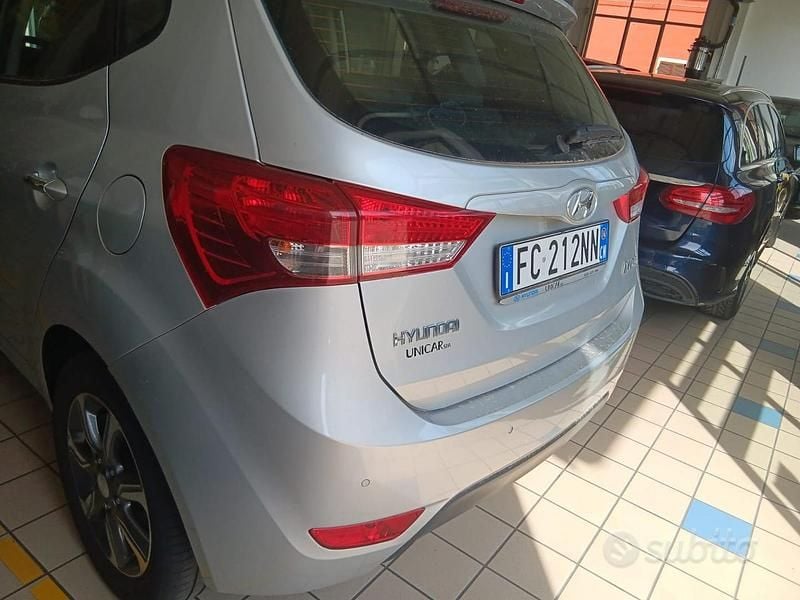 Usata Hyundai ix20 90 CV (66 kW) 2016 Grigio Utilitaria
