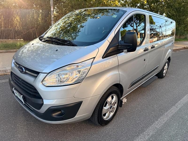 Usata Ford Tourneo Custom 131 CV (96 kW) 2017 Argento Furgone