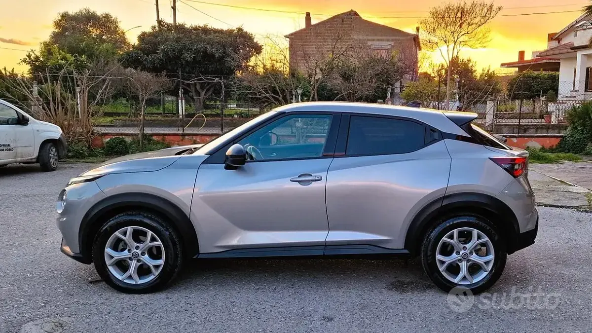 Usata Nissan Juke N-Connecta 114 CV (83 kW) 2022 Marrone SUV