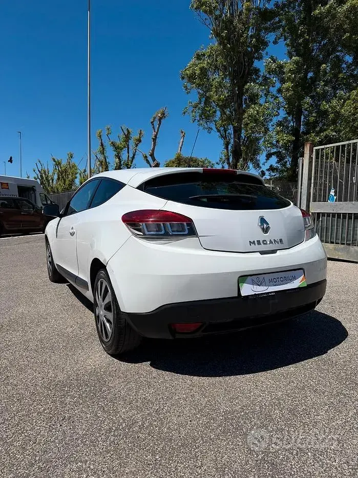 Usata Renault Mégane Coupé Dynamique 130 CV (95 kW) 2010 Bianco Coupé