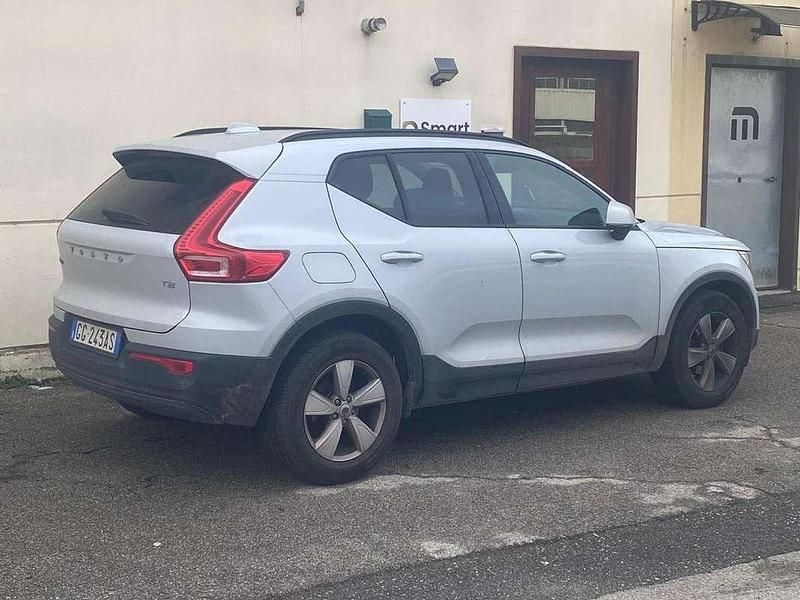 Usata Volvo XC40 Momentum 129 CV (94 kW) 2021 Bianco SUV