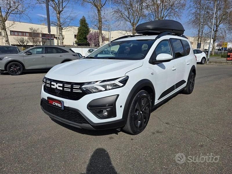 Usata Dacia Jogger Expression 101 CV (74 kW) 2024 Bianco Monovolume