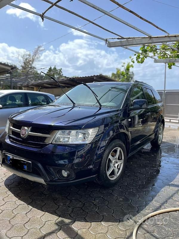 Usata Fiat Freemont 140 CV (102 kW) 2011 Blu SUV