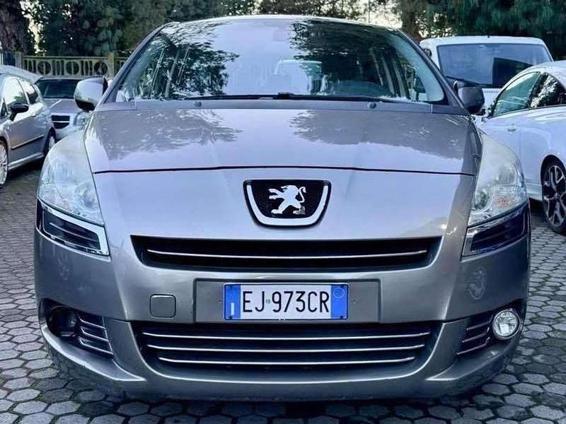 Usata Peugeot 5008 Business-Line 111 CV (81 kW) 2011 Grigio Monovolume