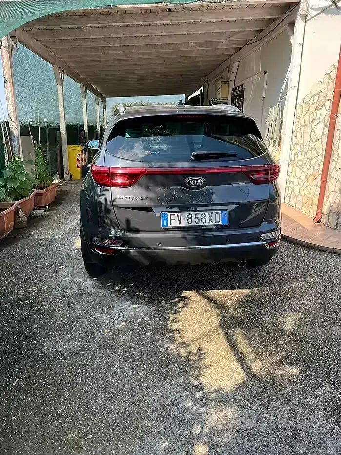 Usata Kia Sportage 132 CV (97 kW) 2019 Grigio SUV