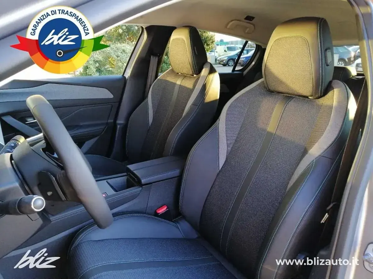 Usata Peugeot 308 Allure 130 CV (95 kW) 2023 Grigio Berlina
