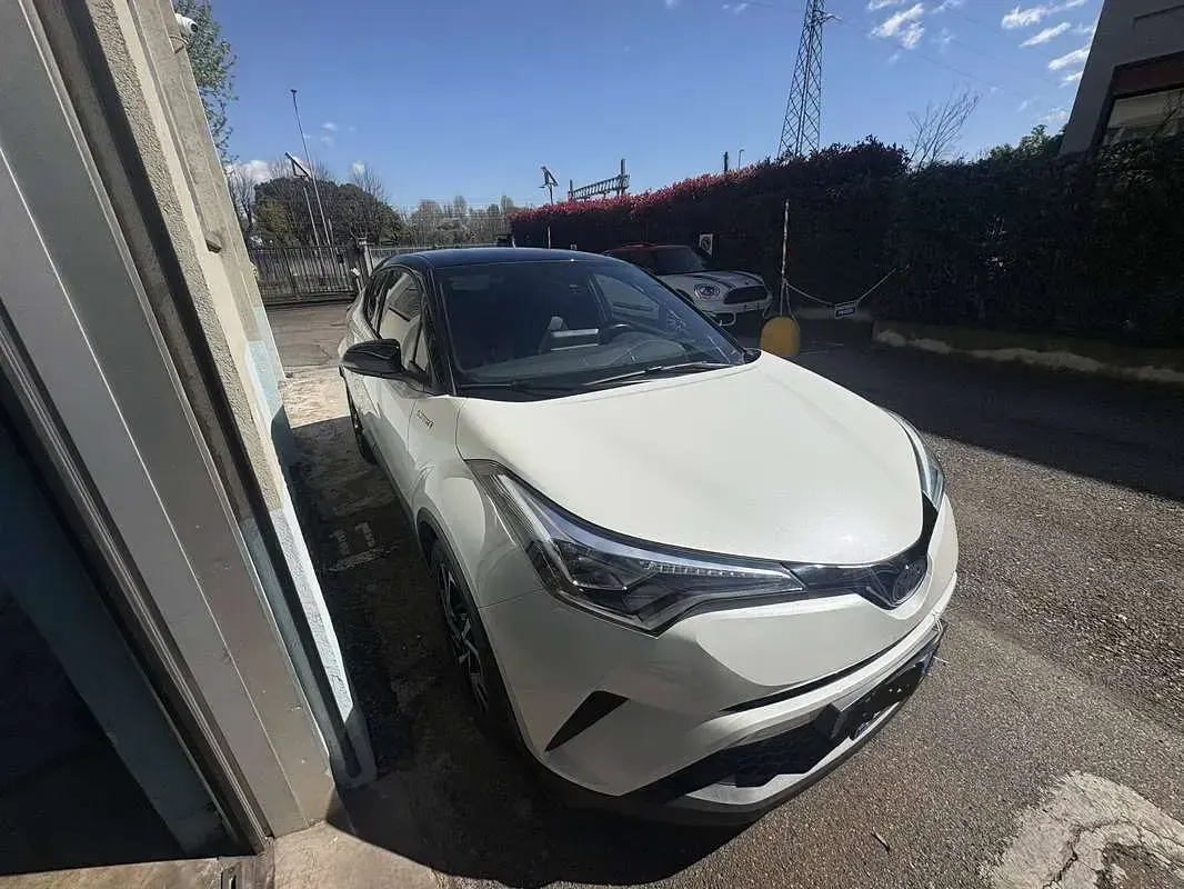 Usata Toyota C-HR 98 CV (72 kW) 2019 Bianco SUV