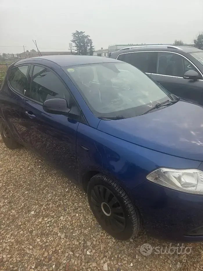 Usata Lancia Ypsilon 69 CV (50 kW) 2014 Utilitaria