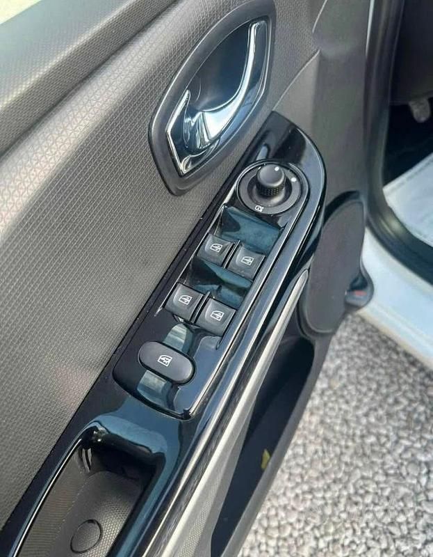 Usata Renault Clio IV 75 CV (55 kW) 2015 Bianco Berlina