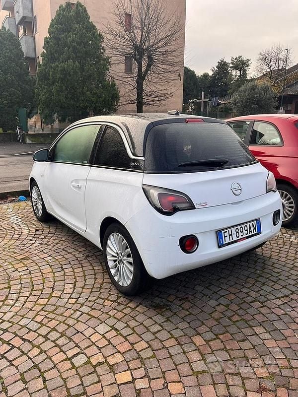 Usata Opel Adam 87 CV (63 kW) 2016 Utilitaria