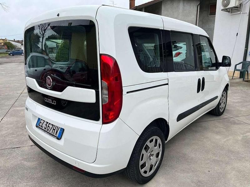 Usata Fiat Doblò 120 CV (88 kW) 2015 Bianco Monovolume