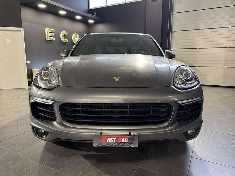 Usata Porsche Cayenne 250 CV (183 kW) 2016 Grigio SUV