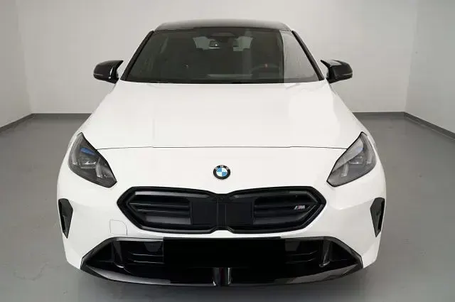Gebraucht BMW M135 Performance 300 PS (220 kW) 2025 Weiß Kleinwagen