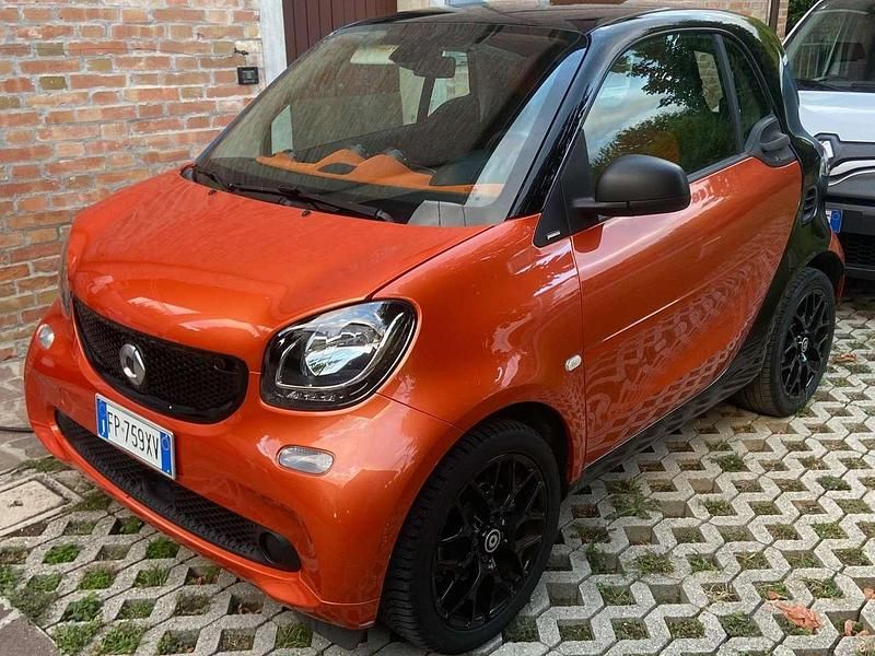 Usata Smart ForTwo Electric Drive Passion 41 kW (56 CV) 2018 Arancione Utilitaria