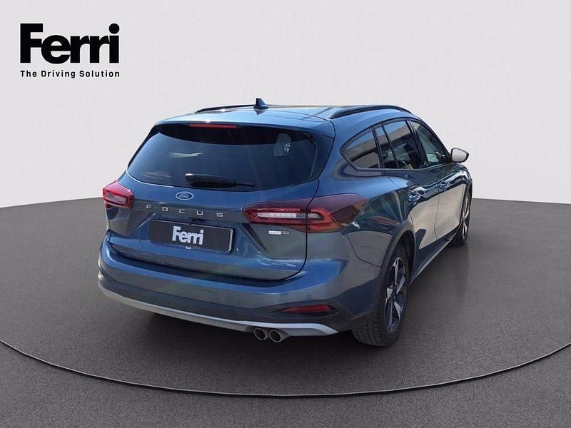 Usata Ford Focus Active 125 CV (91 kW) 2023 Chrome blue Station wagon