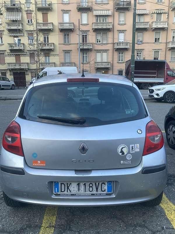 Usata Renault Clio III Rip Curl 68 CV (50 kW) 2007 Argento Berlina